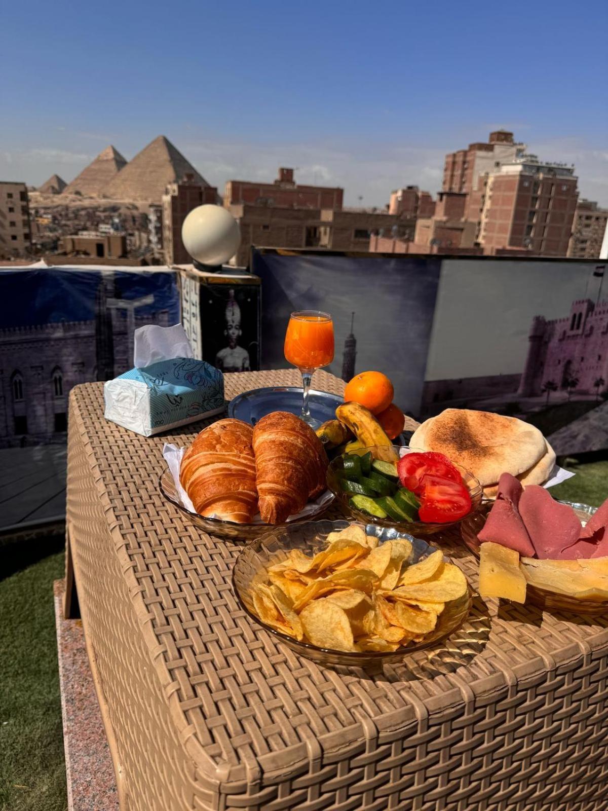 Hotel Cheops Pyramids View